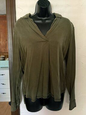Gap Collared V-Neck Khaki Olive Green Blouse Long Sleeve Shirt Top — Medium